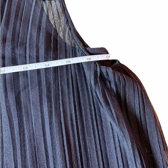 Zara basic collection pleated dress with slits - Picture 9 of 10